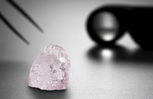 Diamantul Pink Dawn de vânzare