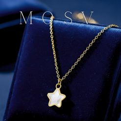 Lănțișor din aur de 18 karate cu pandantiv